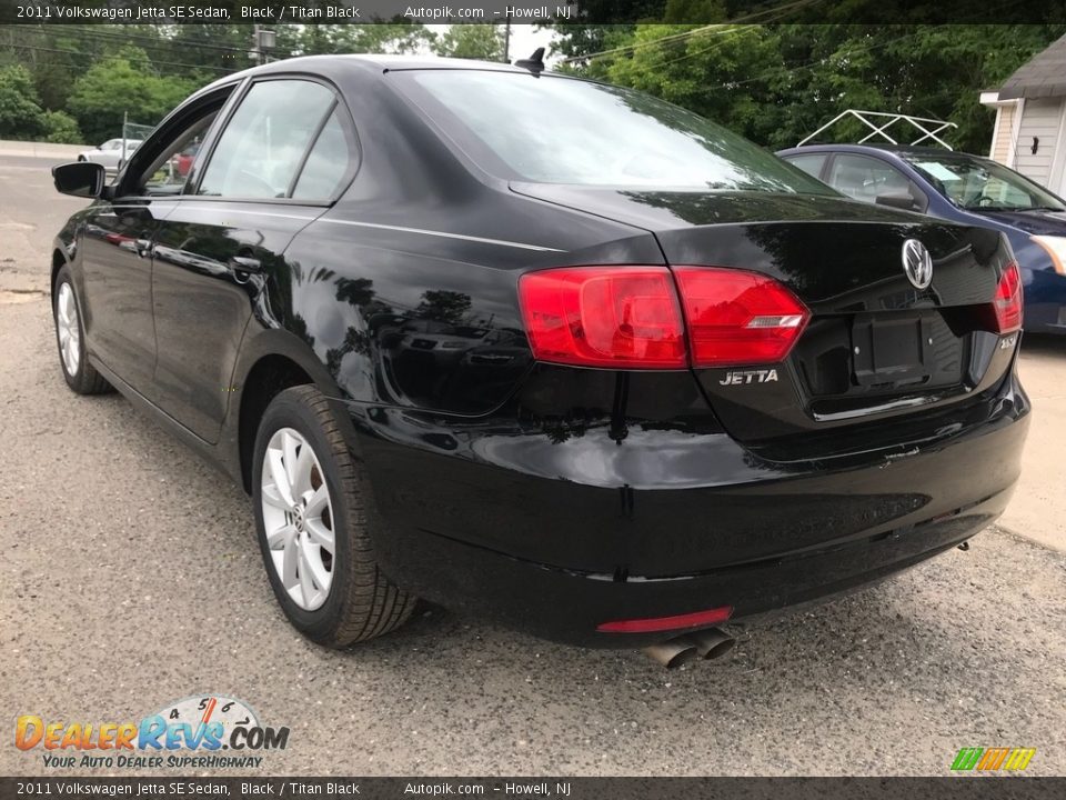 2011 Volkswagen Jetta SE Sedan Black / Titan Black Photo #4