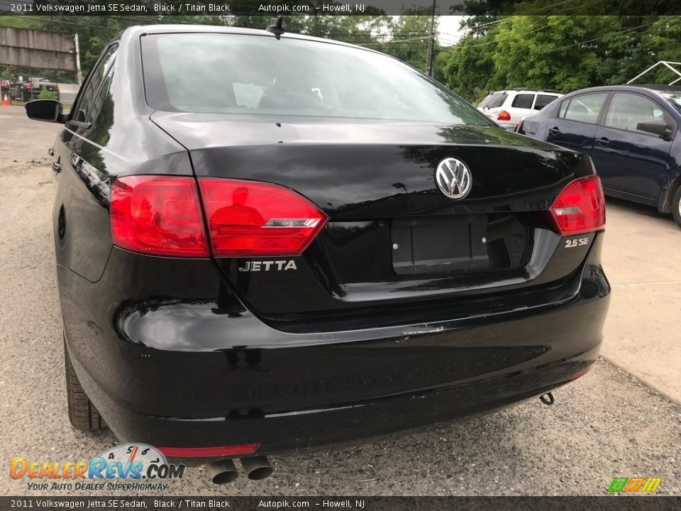2011 Volkswagen Jetta SE Sedan Black / Titan Black Photo #5