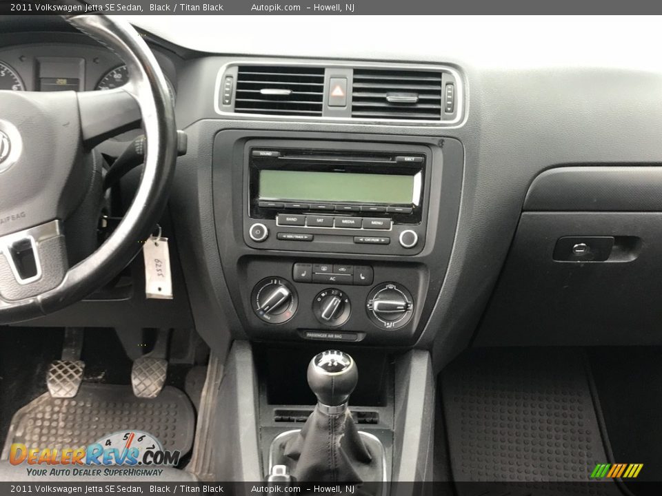 2011 Volkswagen Jetta SE Sedan Black / Titan Black Photo #14