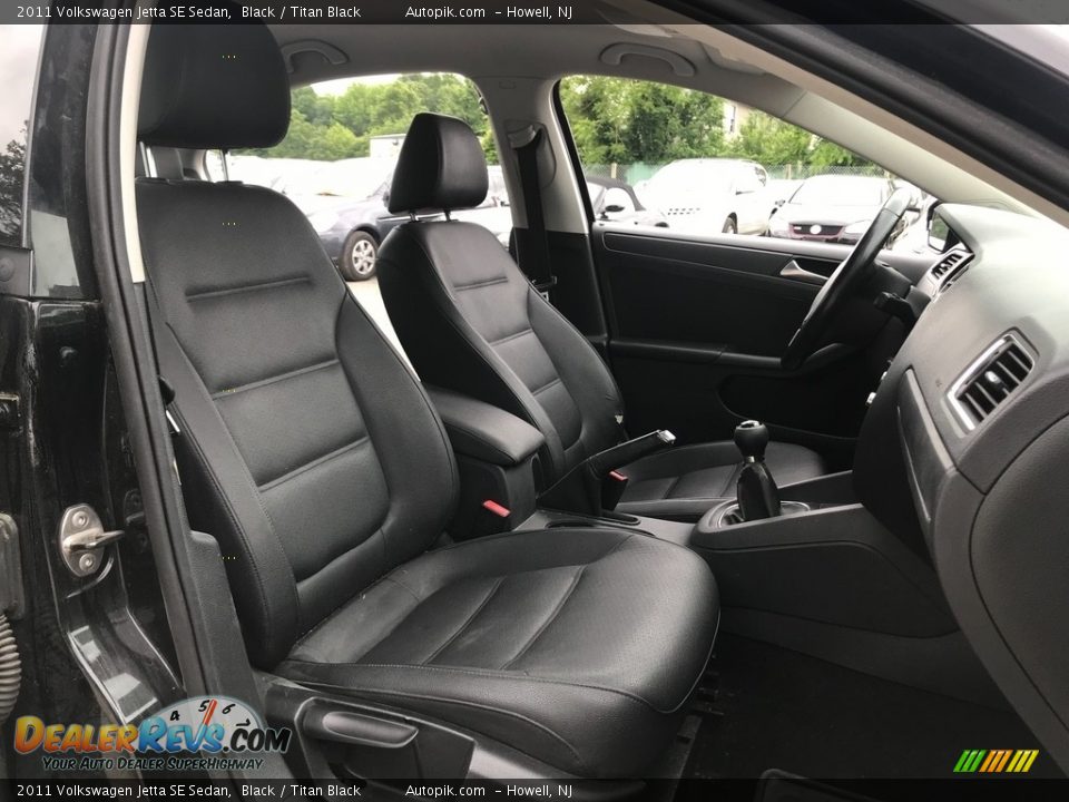 2011 Volkswagen Jetta SE Sedan Black / Titan Black Photo #17