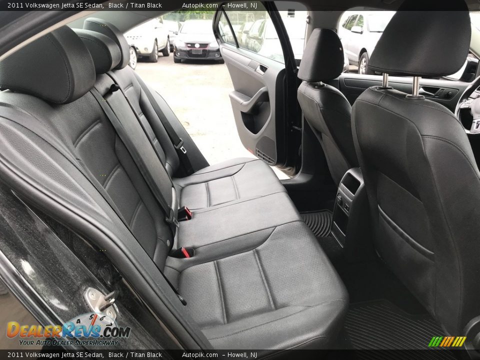2011 Volkswagen Jetta SE Sedan Black / Titan Black Photo #18