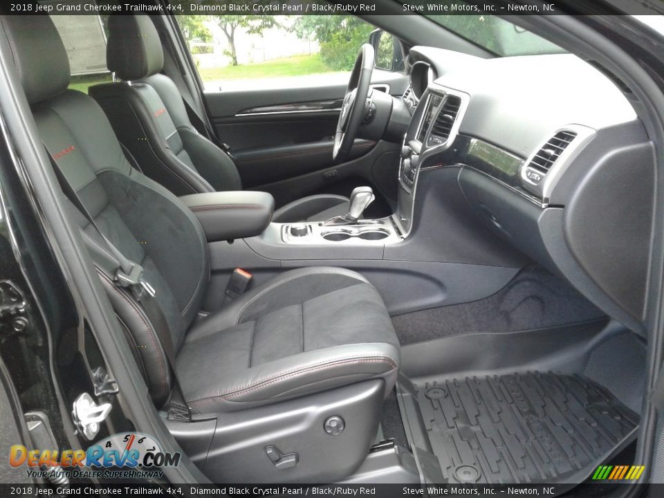 Front Seat of 2018 Jeep Grand Cherokee Trailhawk 4x4 Photo #17