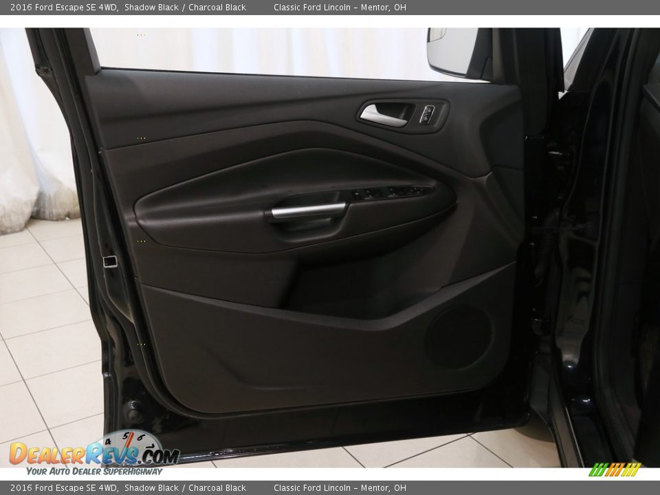 2016 Ford Escape SE 4WD Shadow Black / Charcoal Black Photo #5