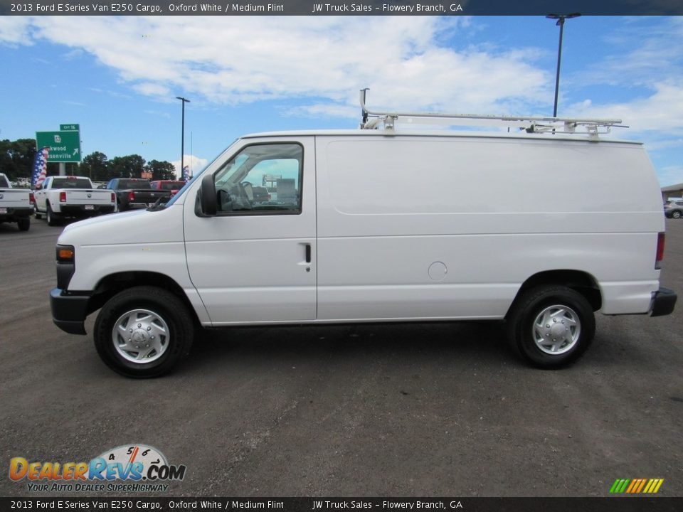 2013 Ford E Series Van E250 Cargo Oxford White / Medium Flint Photo #2