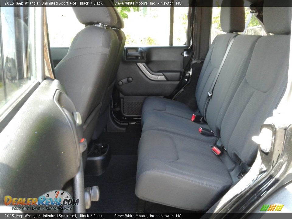 2015 Jeep Wrangler Unlimited Sport 4x4 Black / Black Photo #11