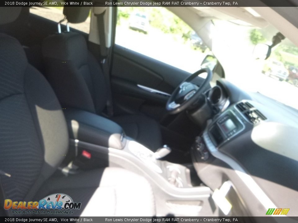 2018 Dodge Journey SE AWD Vice White / Black Photo #10