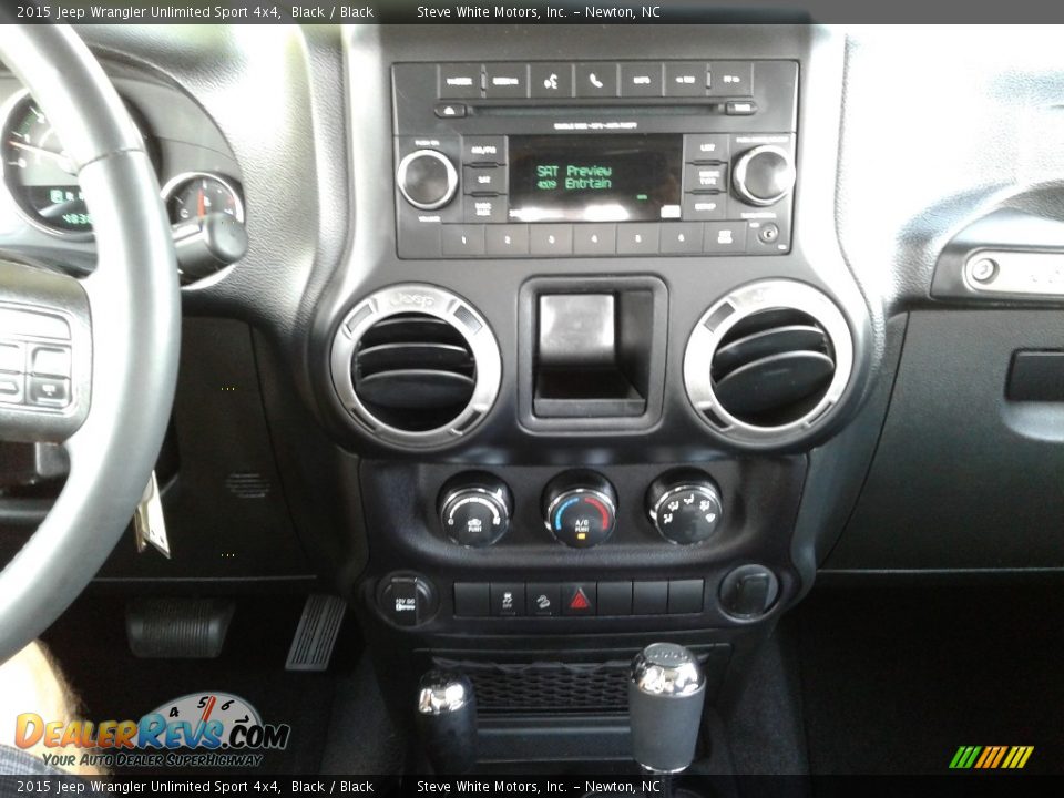 2015 Jeep Wrangler Unlimited Sport 4x4 Black / Black Photo #19