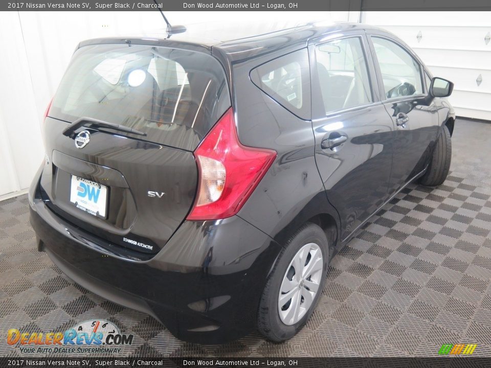 2017 Nissan Versa Note SV Super Black / Charcoal Photo #11