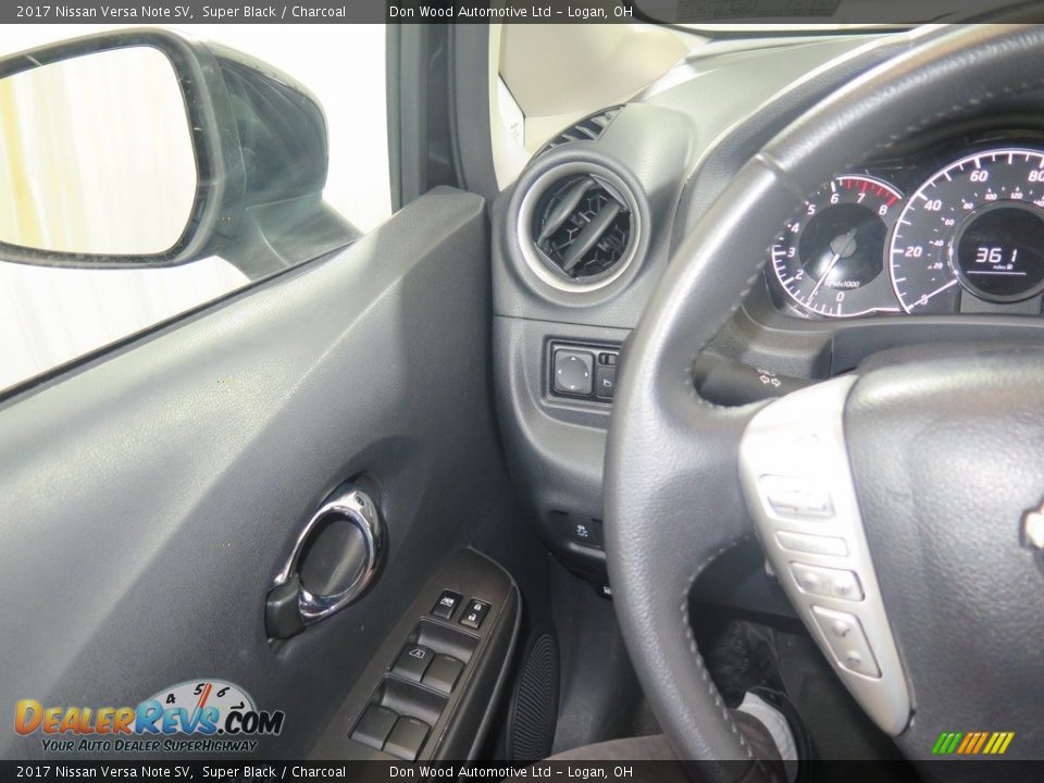 2017 Nissan Versa Note SV Super Black / Charcoal Photo #14