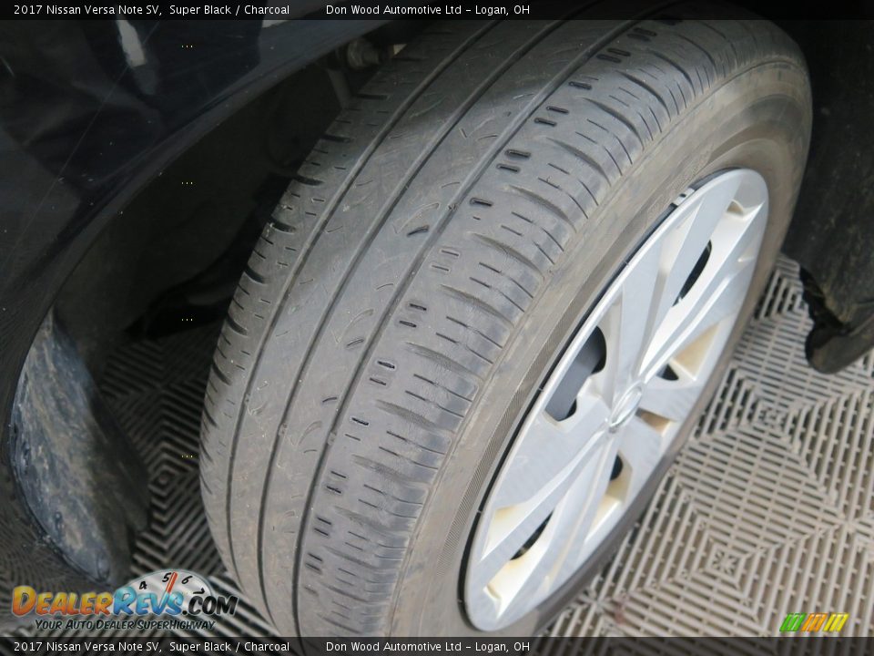 2017 Nissan Versa Note SV Super Black / Charcoal Photo #22
