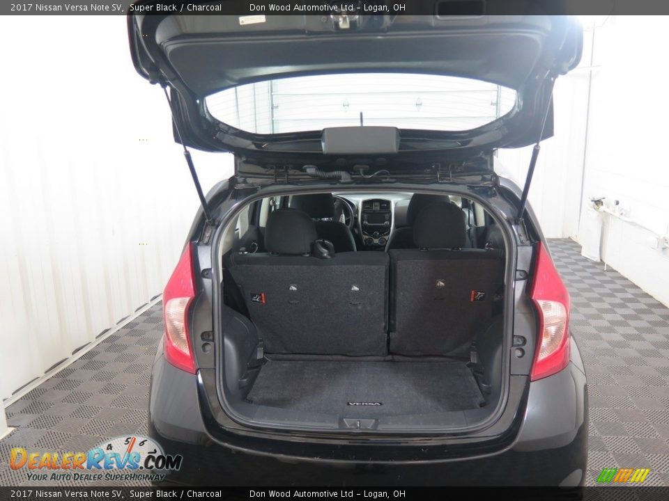 2017 Nissan Versa Note SV Super Black / Charcoal Photo #27