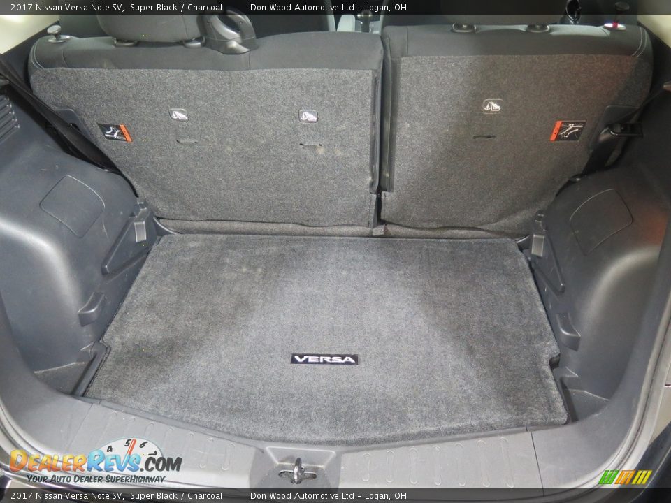2017 Nissan Versa Note SV Super Black / Charcoal Photo #28