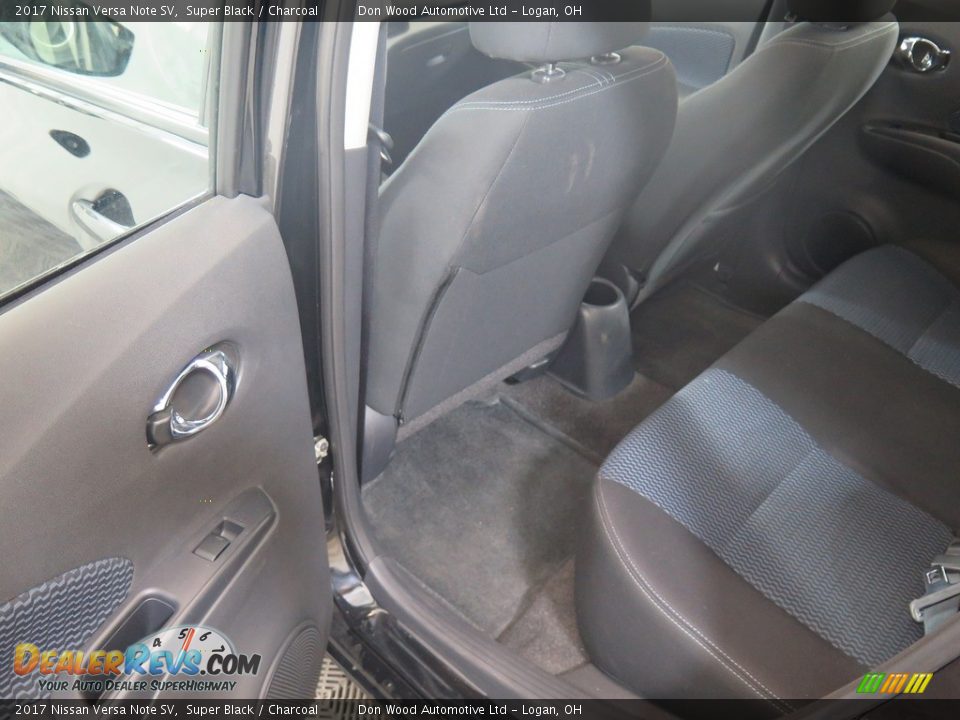 2017 Nissan Versa Note SV Super Black / Charcoal Photo #33