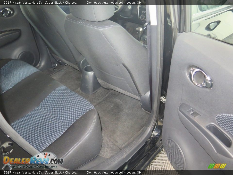 2017 Nissan Versa Note SV Super Black / Charcoal Photo #34