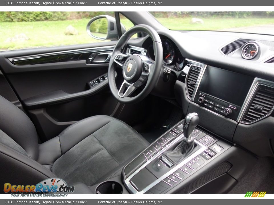 2018 Porsche Macan Agate Grey Metallic / Black Photo #17