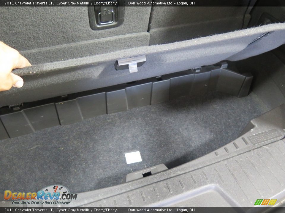 2011 Chevrolet Traverse LT Cyber Gray Metallic / Ebony/Ebony Photo #32
