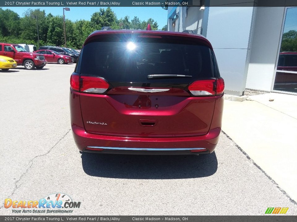 2017 Chrysler Pacifica Touring L Velvet Red Pearl / Black/Alloy Photo #4