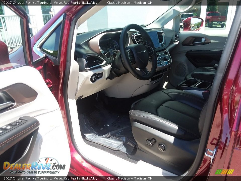 2017 Chrysler Pacifica Touring L Velvet Red Pearl / Black/Alloy Photo #13