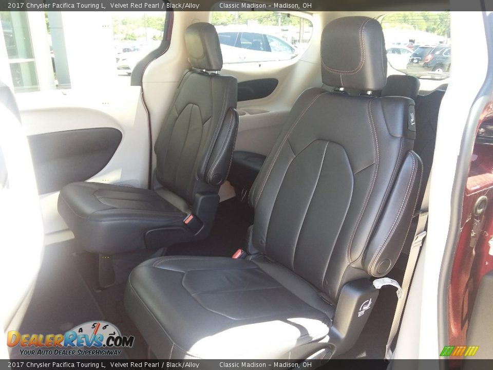 2017 Chrysler Pacifica Touring L Velvet Red Pearl / Black/Alloy Photo #14