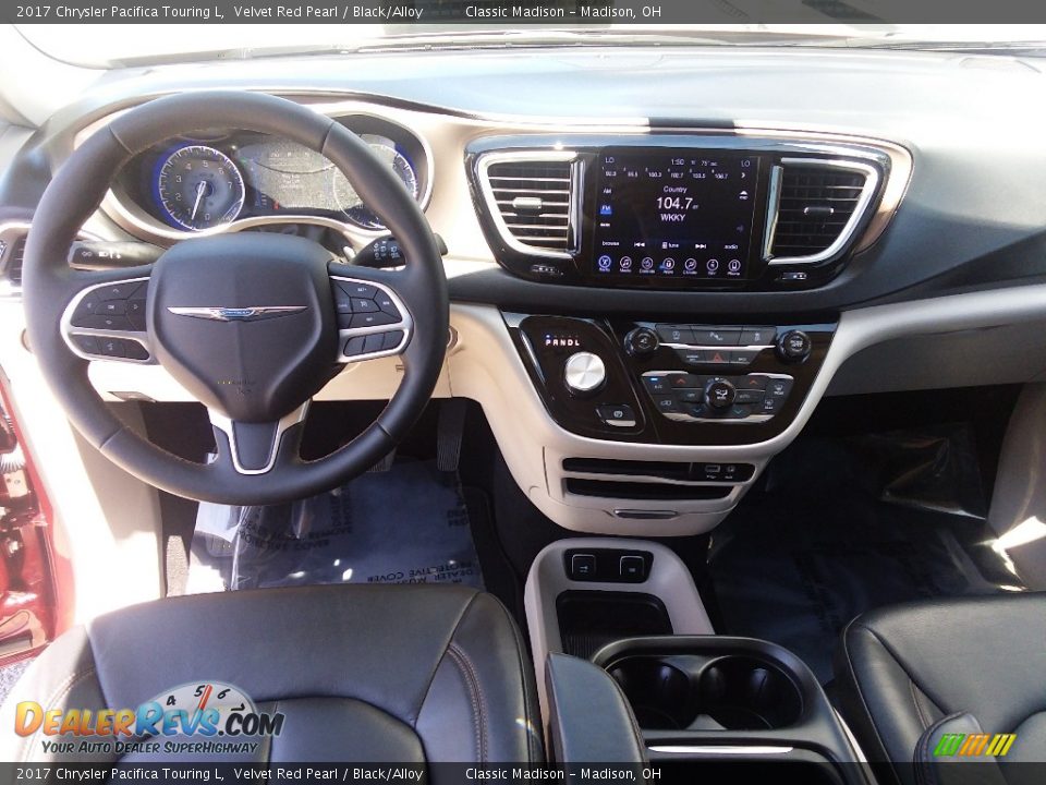 2017 Chrysler Pacifica Touring L Velvet Red Pearl / Black/Alloy Photo #15