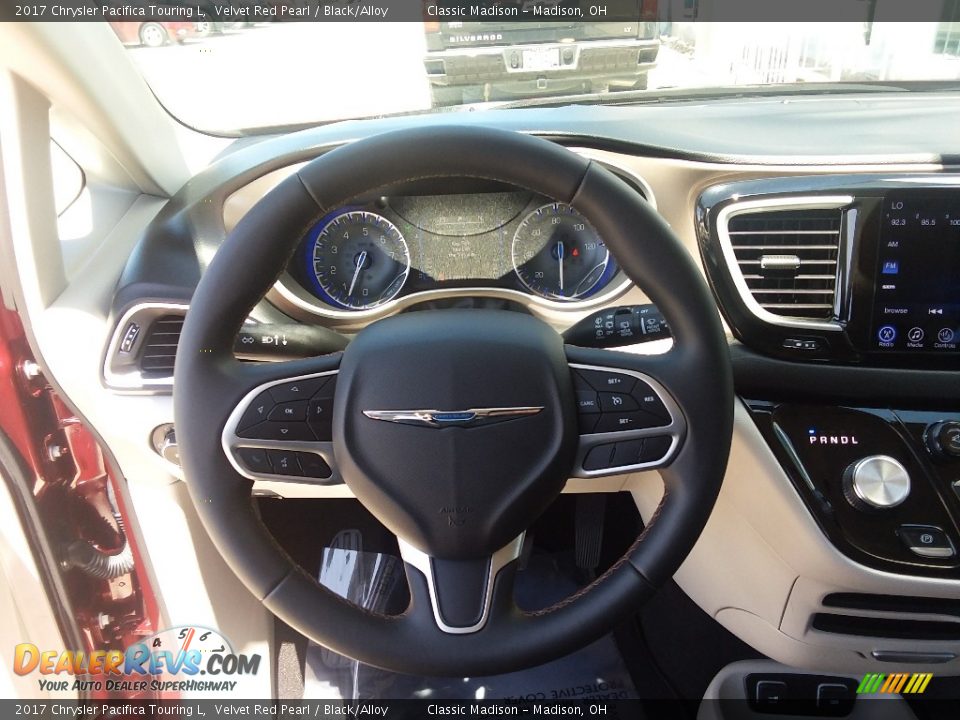 2017 Chrysler Pacifica Touring L Velvet Red Pearl / Black/Alloy Photo #16