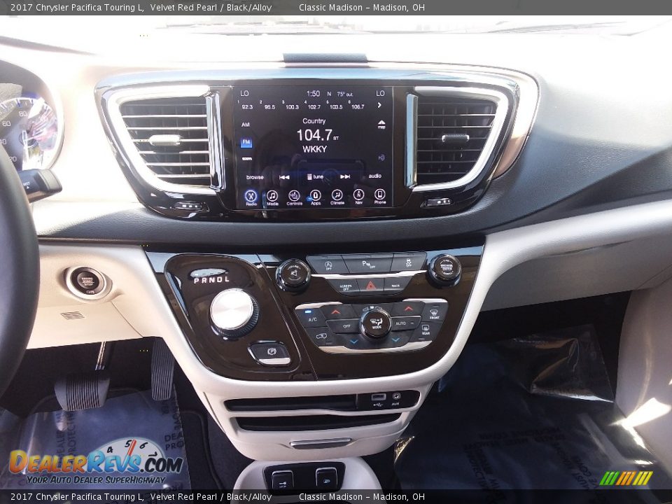 2017 Chrysler Pacifica Touring L Velvet Red Pearl / Black/Alloy Photo #17