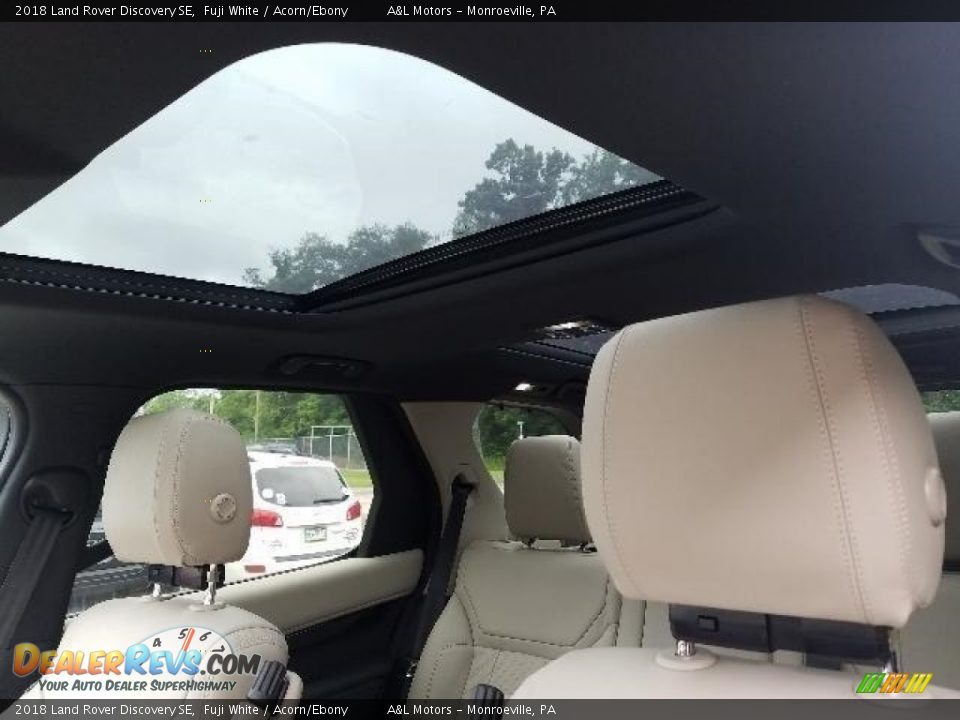 2018 Land Rover Discovery SE Fuji White / Acorn/Ebony Photo #16