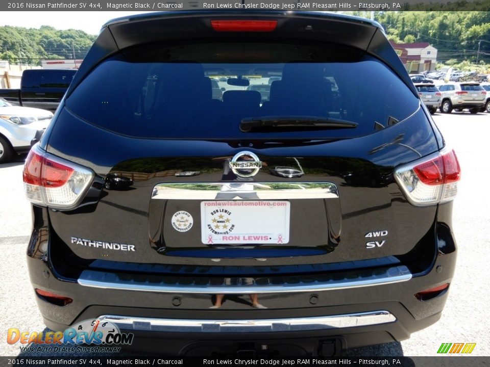 2016 Nissan Pathfinder SV 4x4 Magnetic Black / Charcoal Photo #4