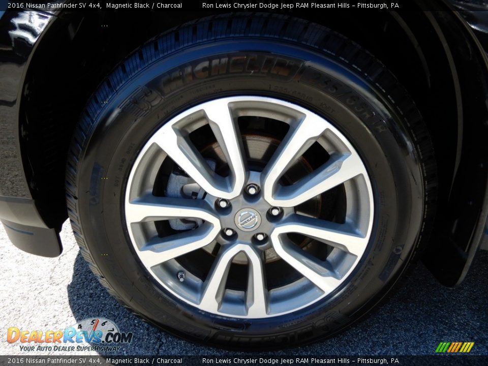 2016 Nissan Pathfinder SV 4x4 Magnetic Black / Charcoal Photo #10