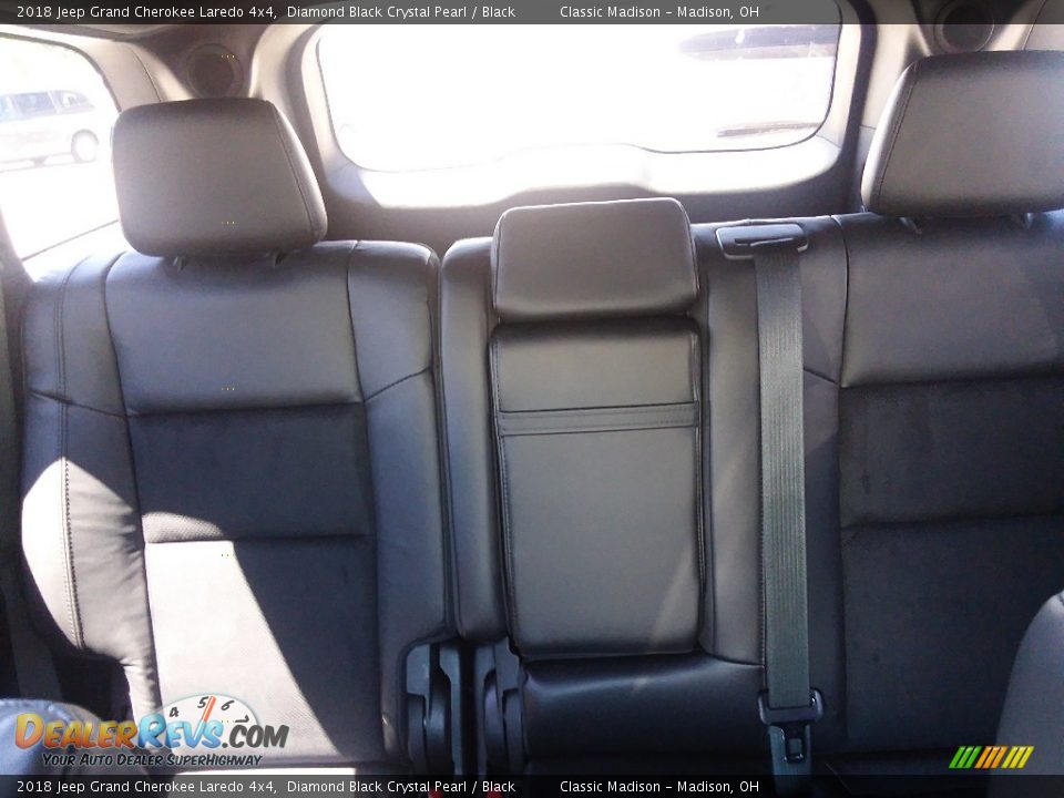 2018 Jeep Grand Cherokee Laredo 4x4 Diamond Black Crystal Pearl / Black Photo #6