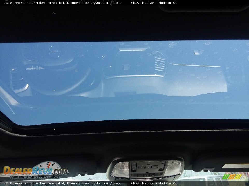 2018 Jeep Grand Cherokee Laredo 4x4 Diamond Black Crystal Pearl / Black Photo #10