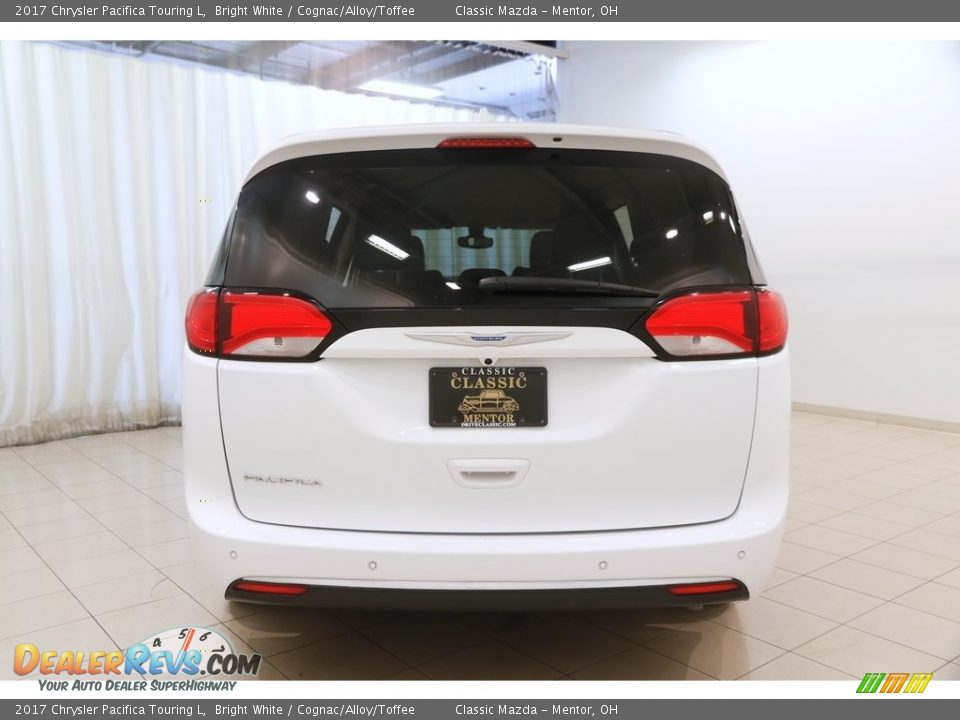 2017 Chrysler Pacifica Touring L Bright White / Cognac/Alloy/Toffee Photo #20