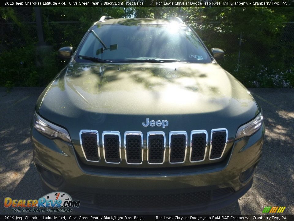 2019 Jeep Cherokee Latitude 4x4 Olive Green Pearl / Black/Light Frost Beige Photo #2