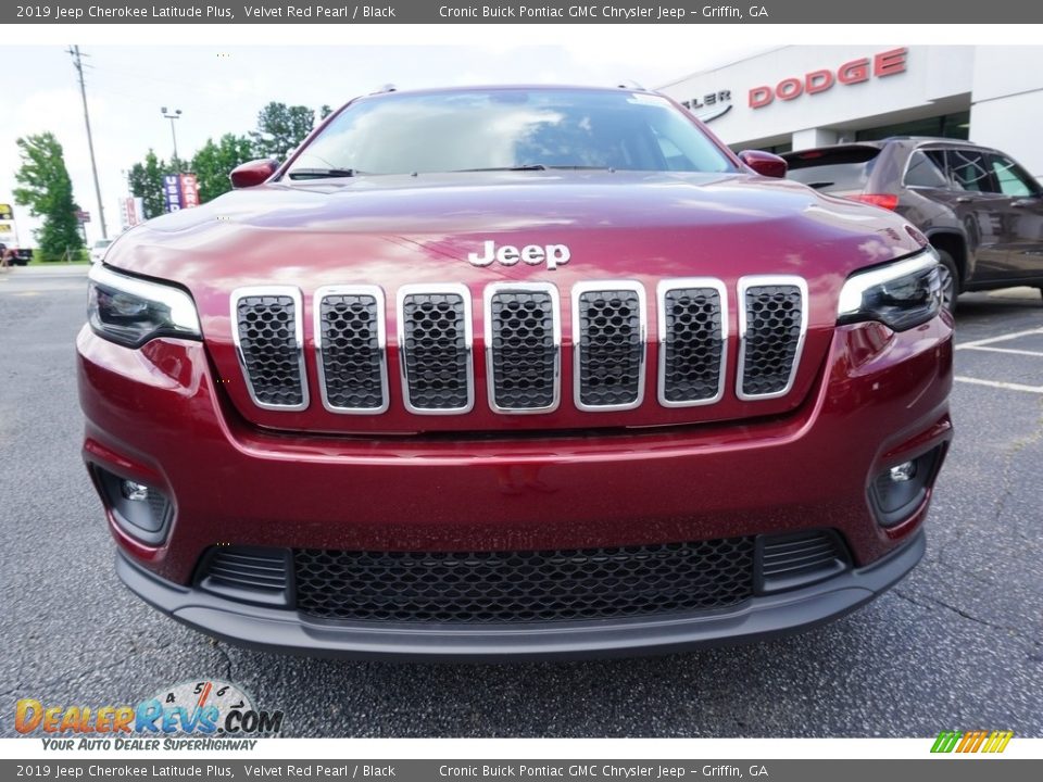 2019 Jeep Cherokee Latitude Plus Velvet Red Pearl / Black Photo #2