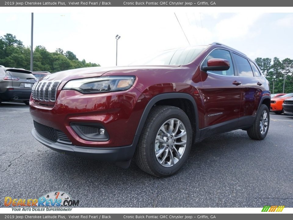 2019 Jeep Cherokee Latitude Plus Velvet Red Pearl / Black Photo #3