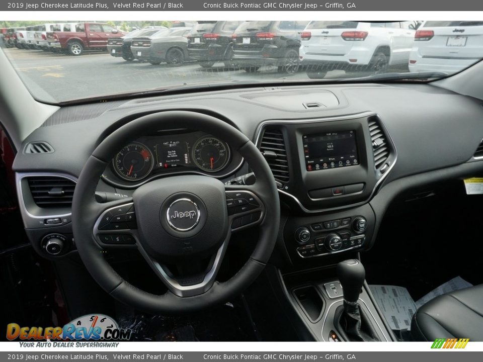 2019 Jeep Cherokee Latitude Plus Velvet Red Pearl / Black Photo #5