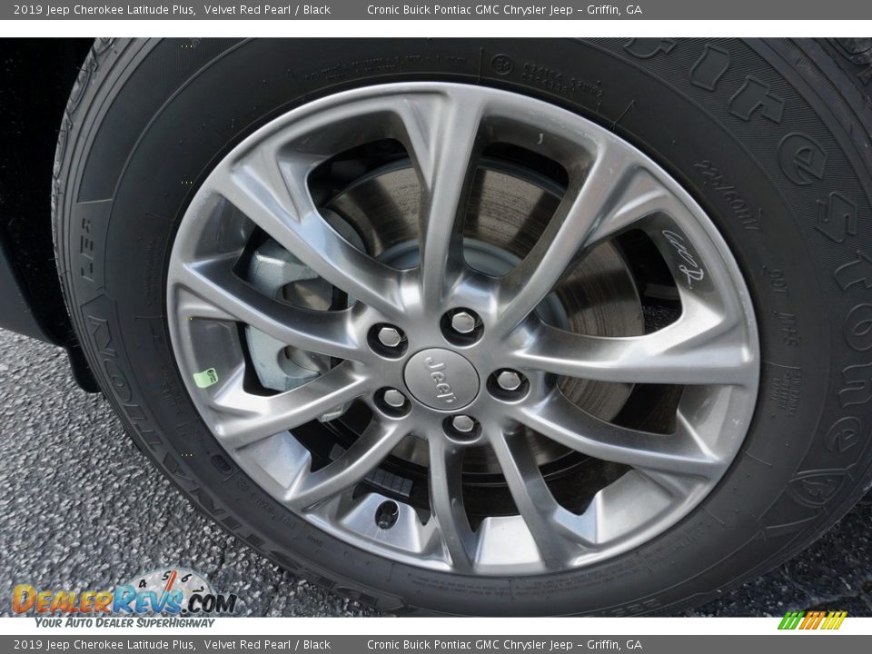 2019 Jeep Cherokee Latitude Plus Velvet Red Pearl / Black Photo #8