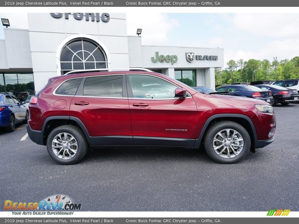 2019 Jeep Cherokee Latitude Plus Velvet Red Pearl / Black Photo #10