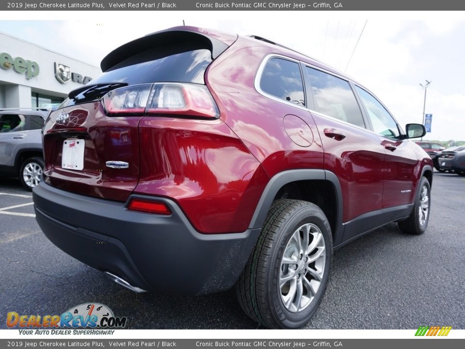 2019 Jeep Cherokee Latitude Plus Velvet Red Pearl / Black Photo #11