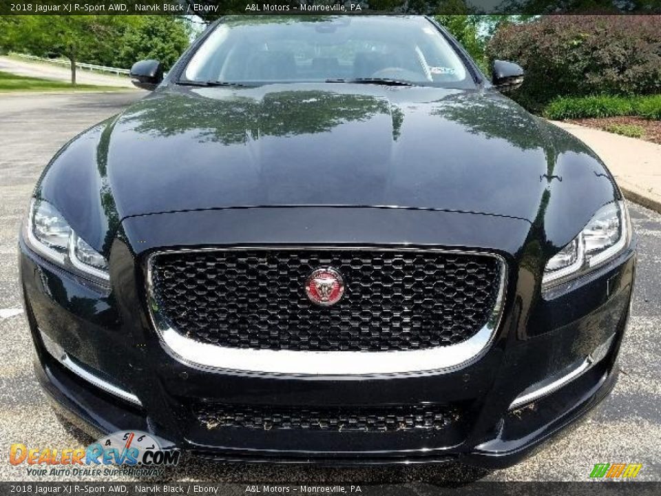 Narvik Black 2018 Jaguar XJ R-Sport AWD Photo #8