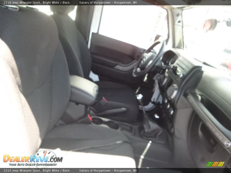 2016 Jeep Wrangler Sport Bright White / Black Photo #11