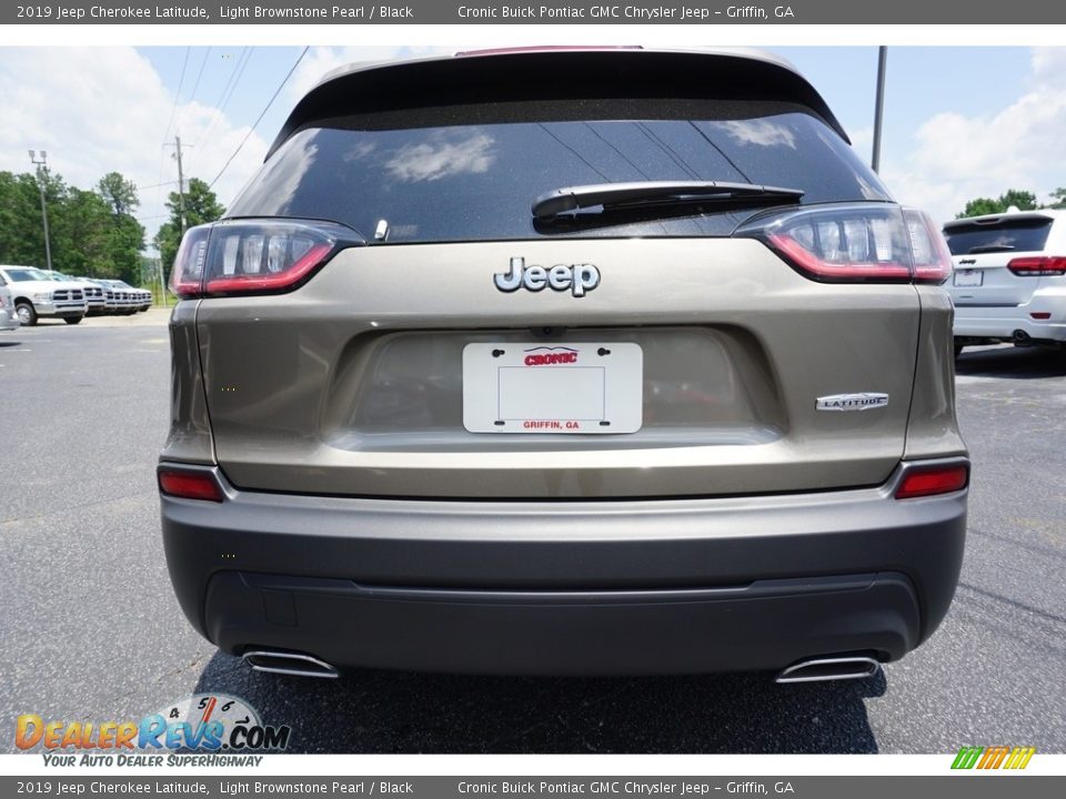 2019 Jeep Cherokee Latitude Light Brownstone Pearl / Black Photo #12
