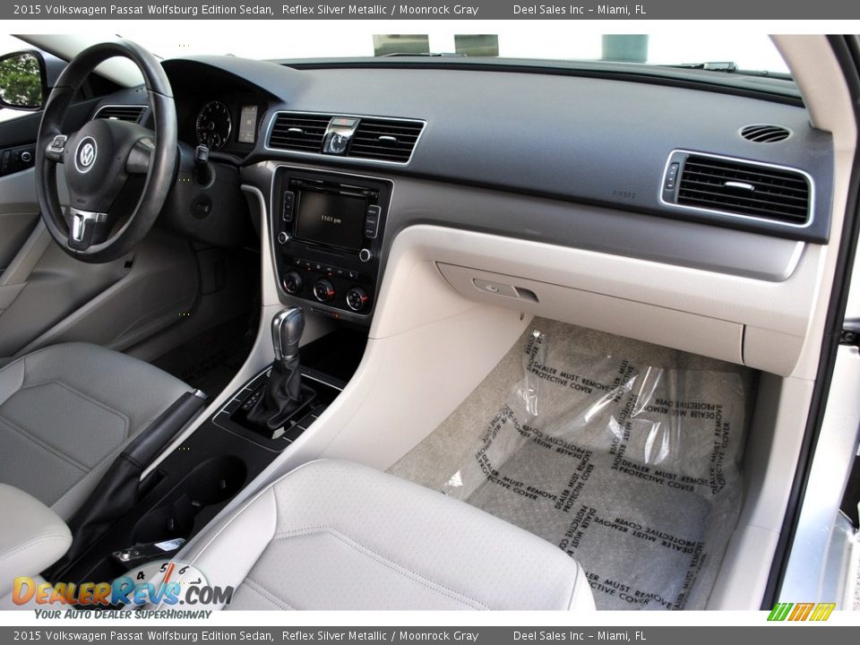 2015 Volkswagen Passat Wolfsburg Edition Sedan Reflex Silver Metallic / Moonrock Gray Photo #18