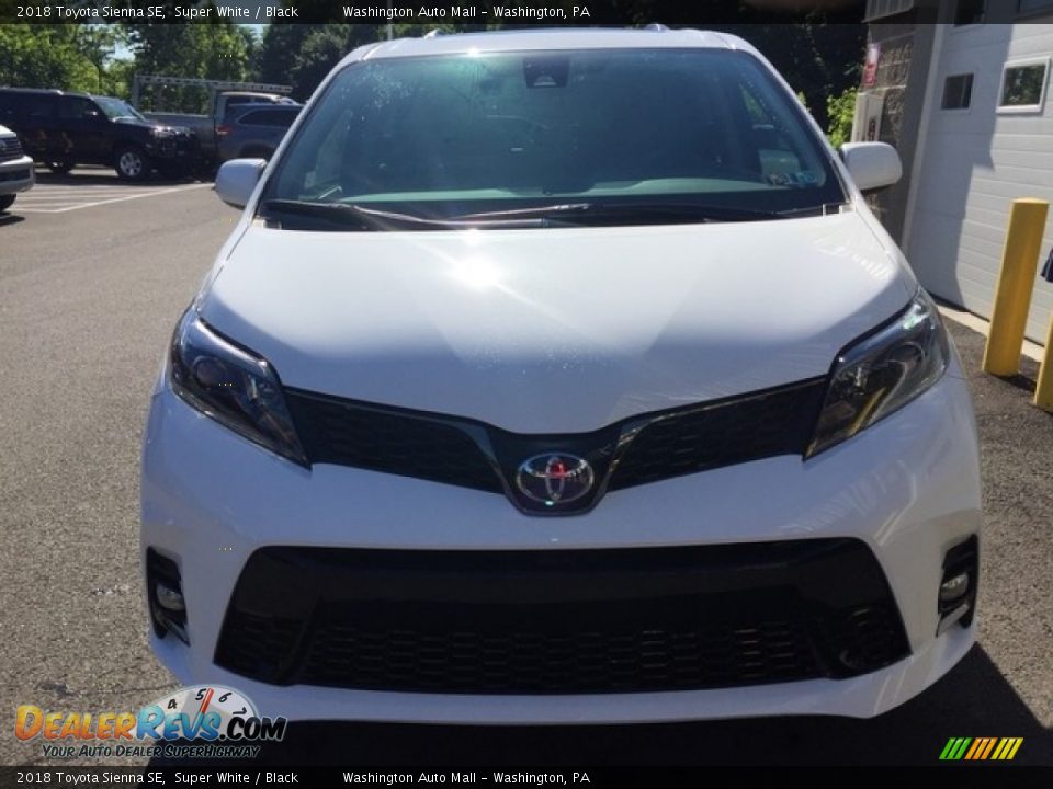 2018 Toyota Sienna SE Super White / Black Photo #5