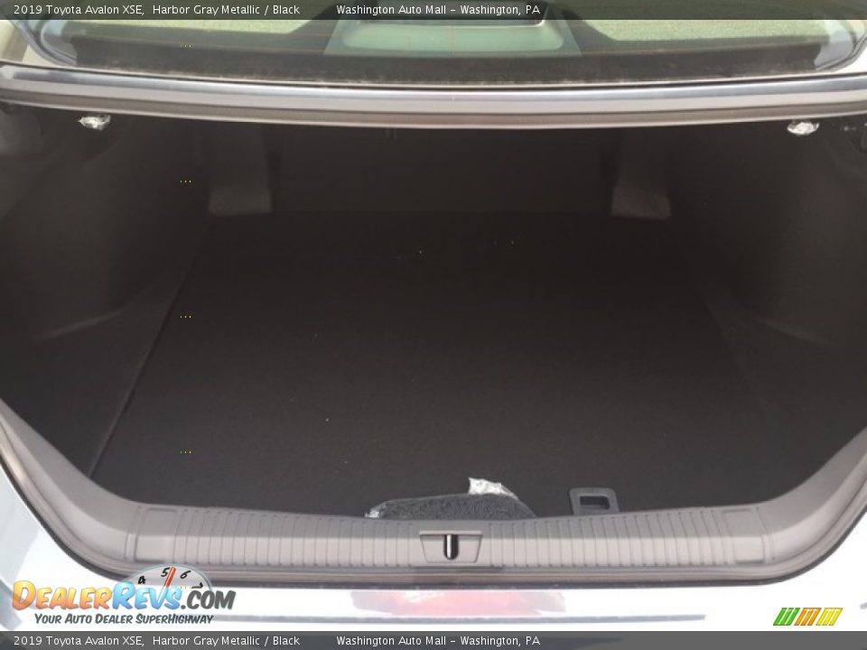 2019 Toyota Avalon XSE Trunk Photo #22