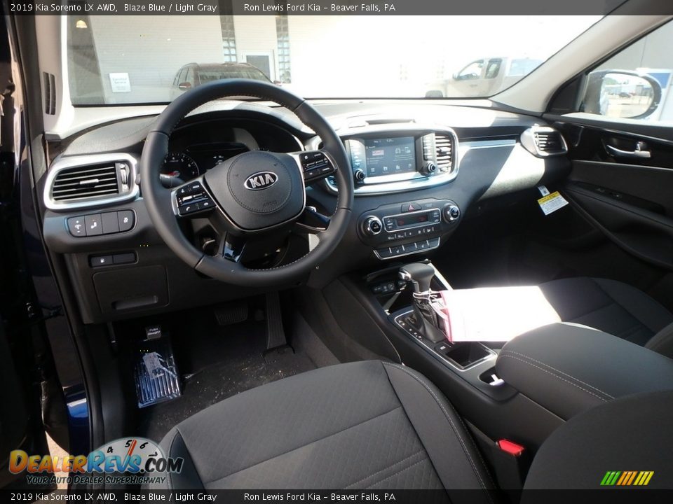 Light Gray Interior - 2019 Kia Sorento LX AWD Photo #13