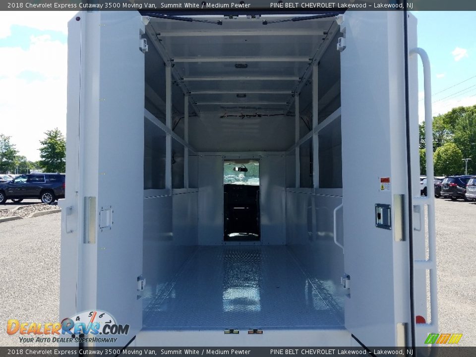 2018 Chevrolet Express Cutaway 3500 Moving Van Summit White / Medium Pewter Photo #8