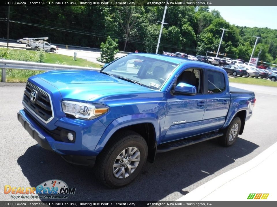 2017 Toyota Tacoma SR5 Double Cab 4x4 Blazing Blue Pearl / Cement Gray Photo #6