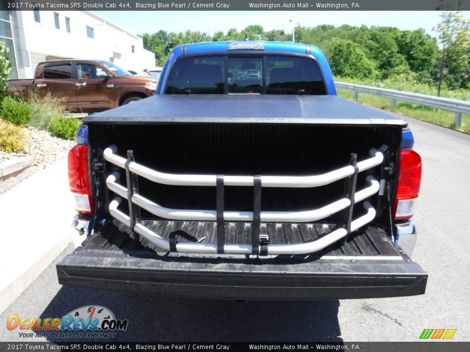 2017 Toyota Tacoma SR5 Double Cab 4x4 Blazing Blue Pearl / Cement Gray Photo #13