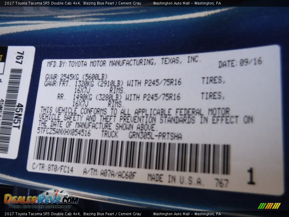 2017 Toyota Tacoma SR5 Double Cab 4x4 Blazing Blue Pearl / Cement Gray Photo #29